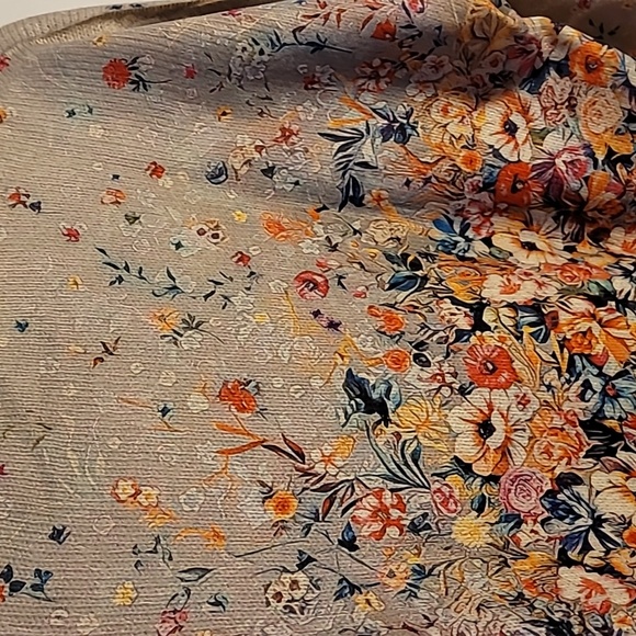 Womens Sweater Floral - Picture 3 of 11
